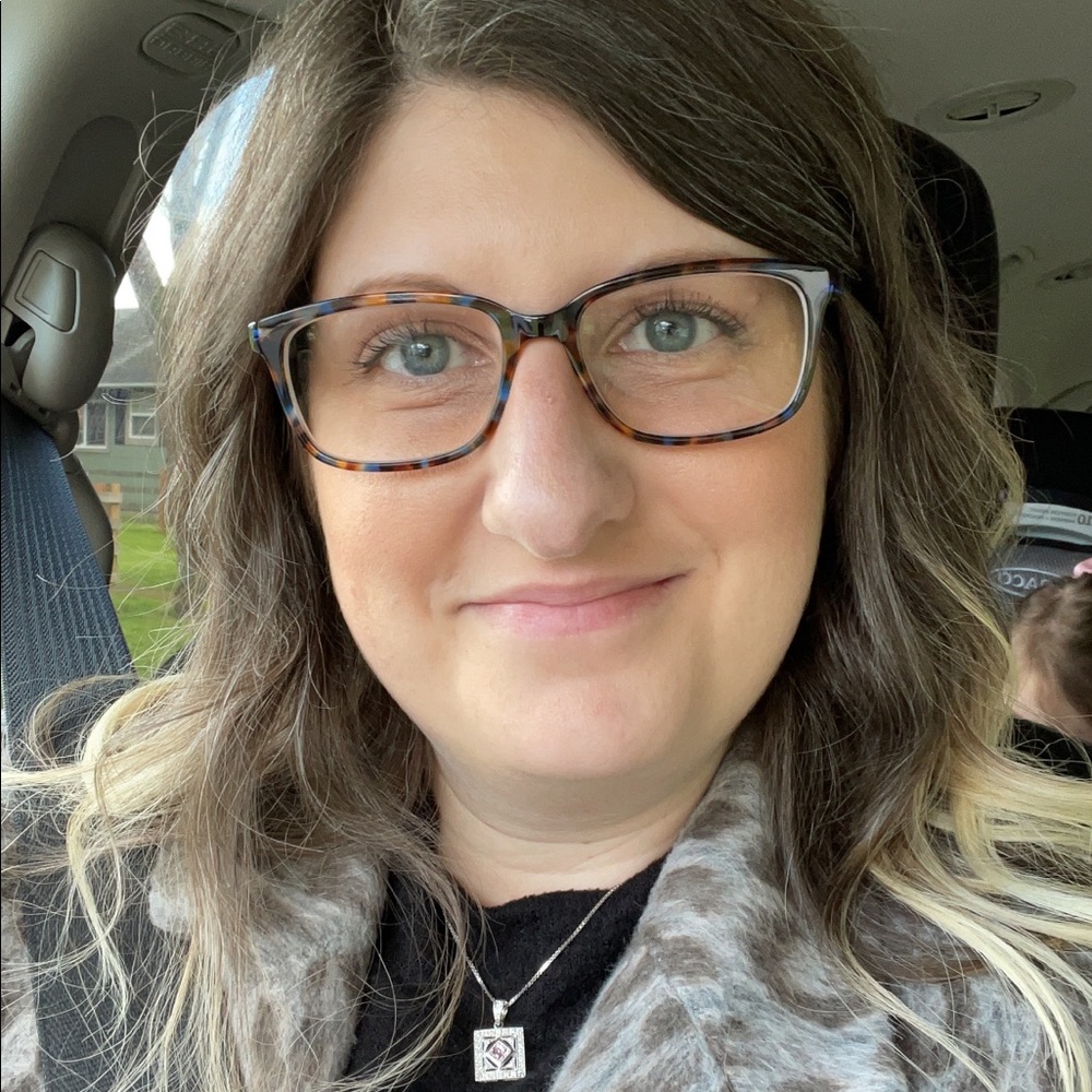 Meet your Posher, Monica